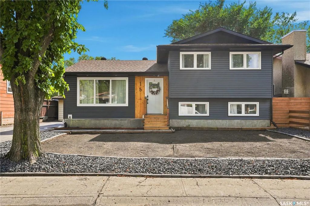 15 Rendek Cres, Regina