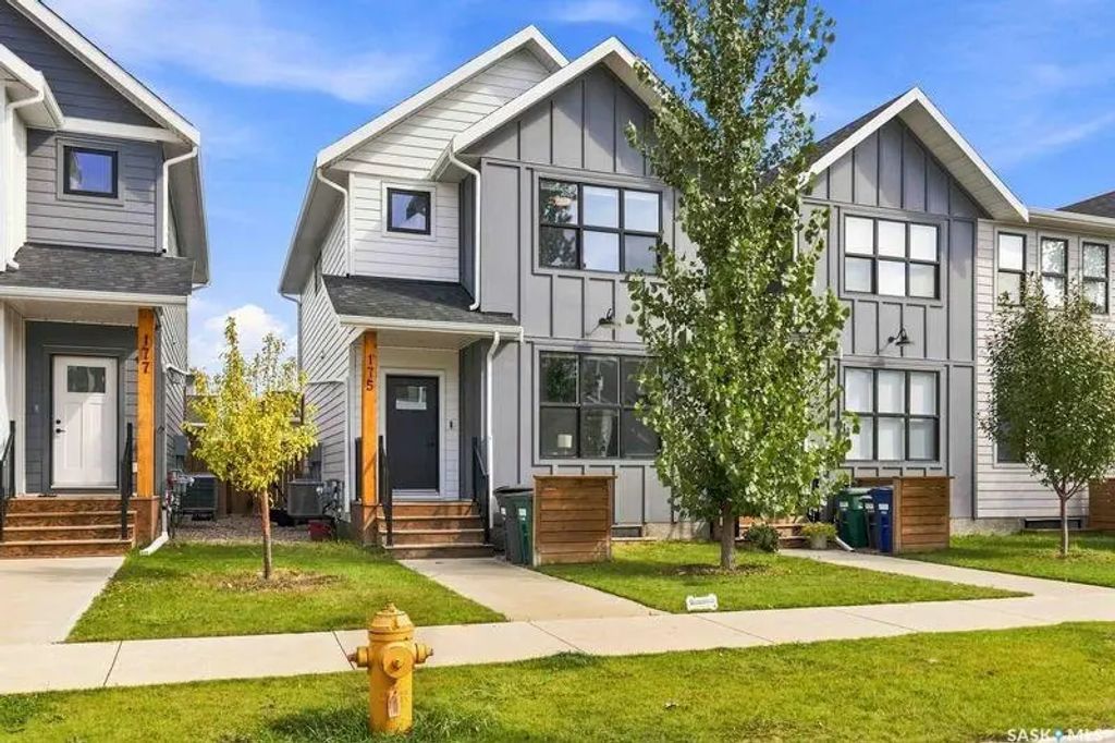 175 Rosewood Boulevard E, Saskatoon