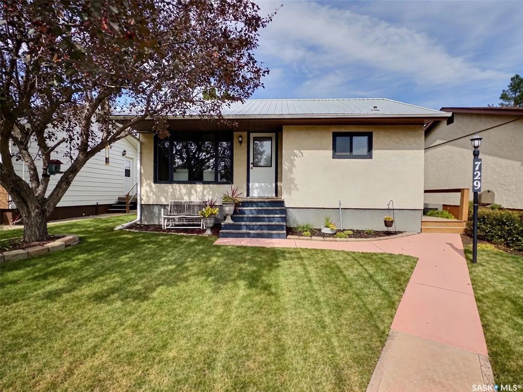 729 Isabelle Street, Estevan