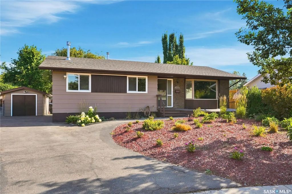 402 Begg Cres, Saskatoon
