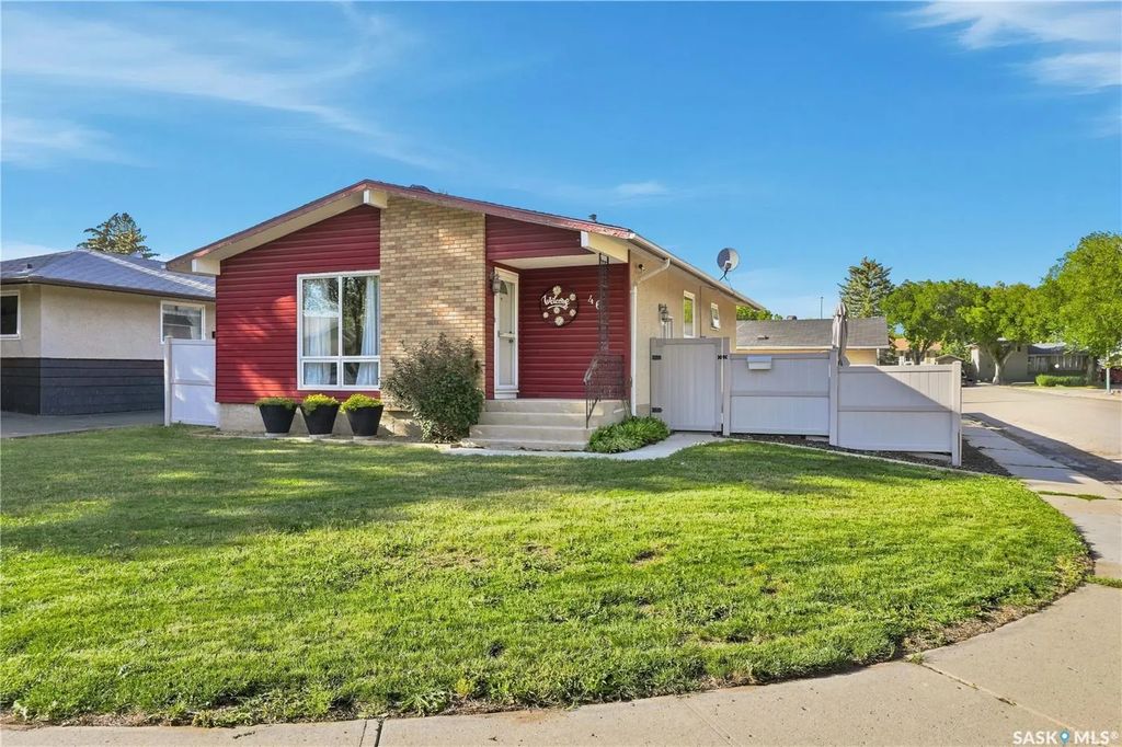 46 Cooper Cres, Regina