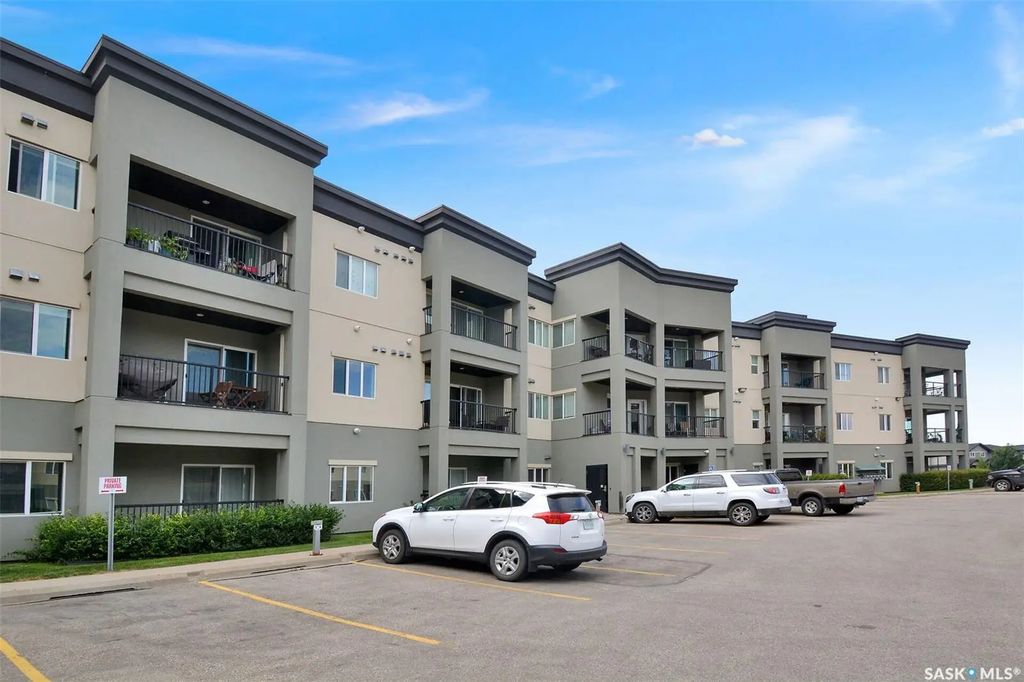 #205 - 110 Hampton Circle, Saskatoon