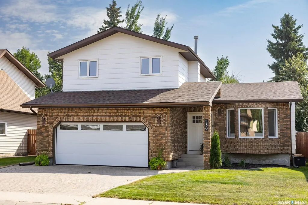230 Hogg Way, Saskatoon