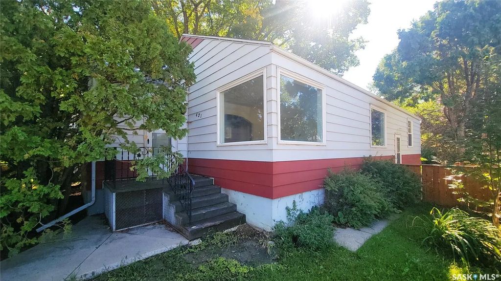 421 29th Street W, Saskatoon