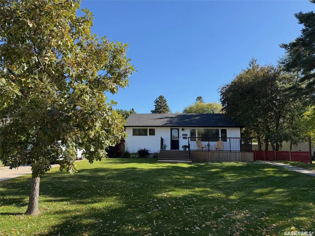 2217 Lansdowne Avenue, Saskatoon