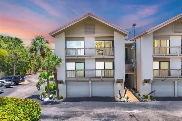 1093 Lake House Circle C205, SARASOTA