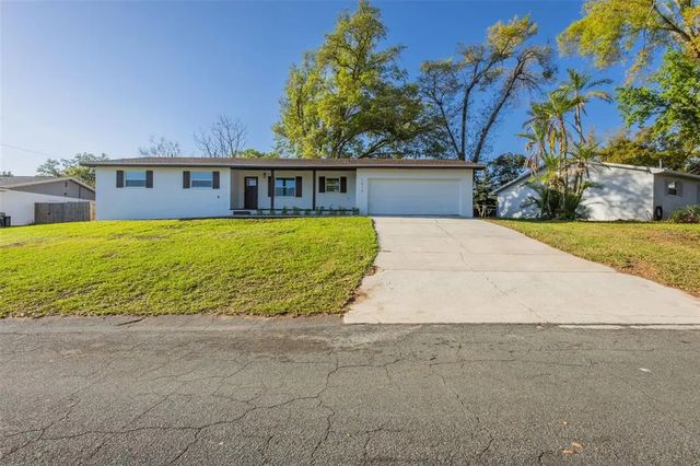 1517 Hallam Court N, LAKELAND