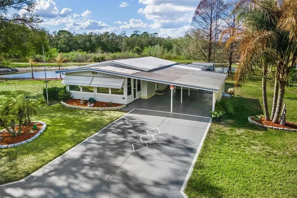 304 Ivanhoe Circle, LADY LAKE