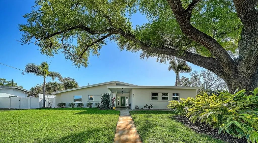 3451 Fair Oaks Place, SARASOTA