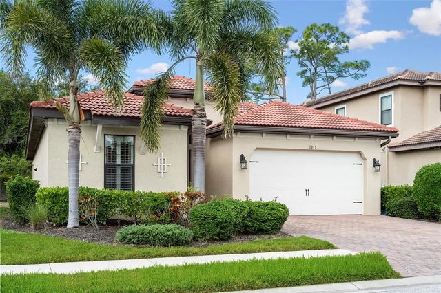 1015 Bluffwood Drive, NOKOMIS