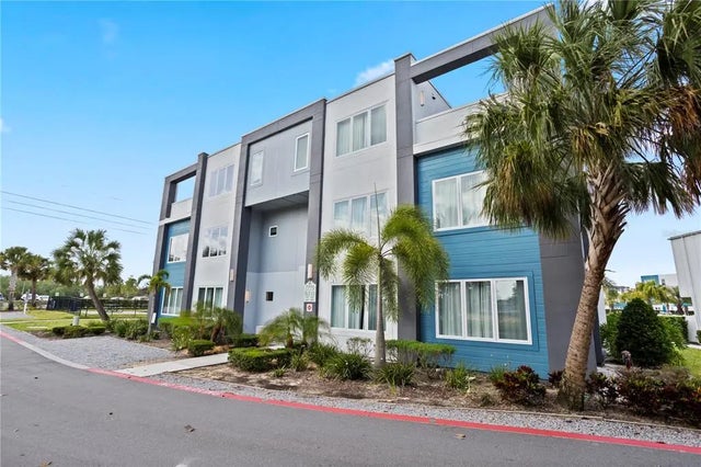 7770 Sandy Ridge Drive 207, REUNION