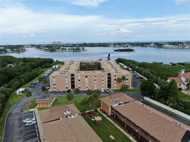 12760 Indian Rocks Road 909, LARGO