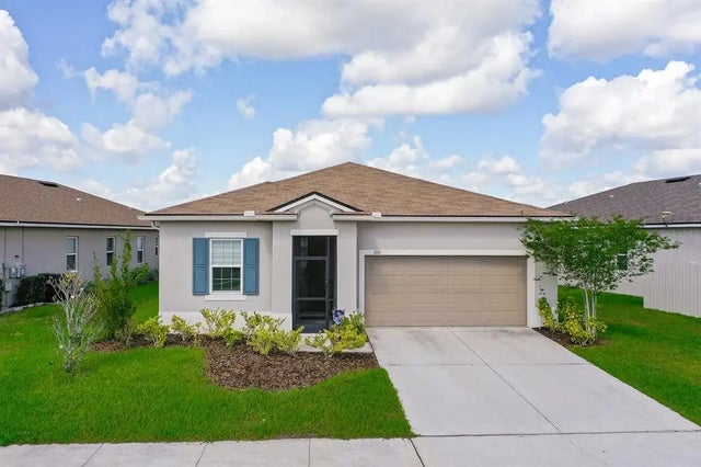 200 Summershore Drive, AUBURNDALE