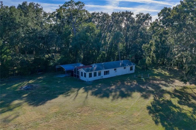 215 Skywood Drive, VALRICO