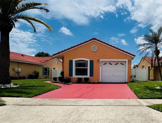 2416 Condado Court, KISSIMMEE