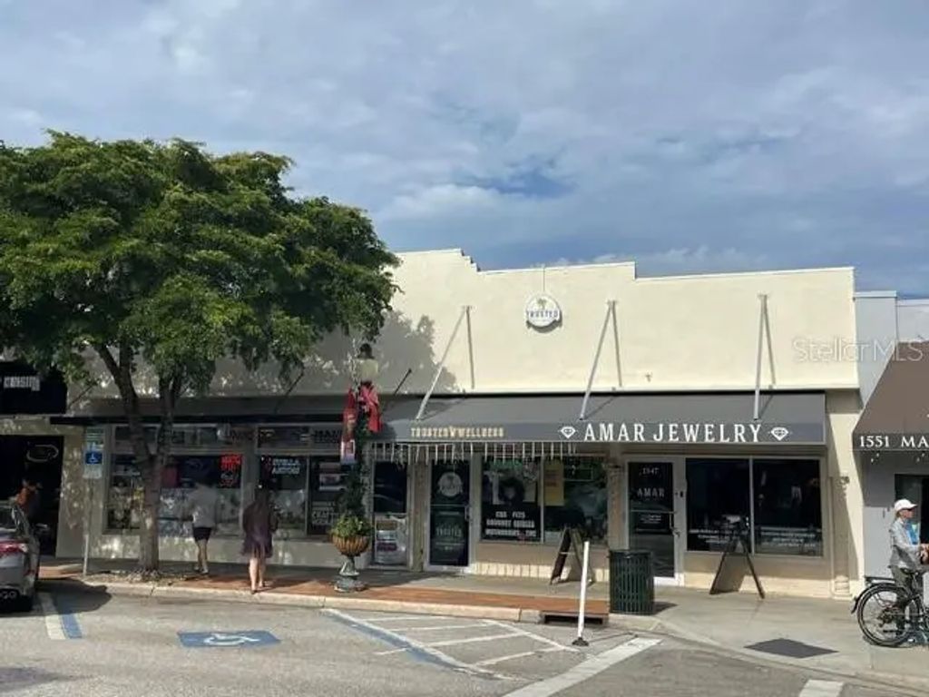 1547 Main Street, SARASOTA