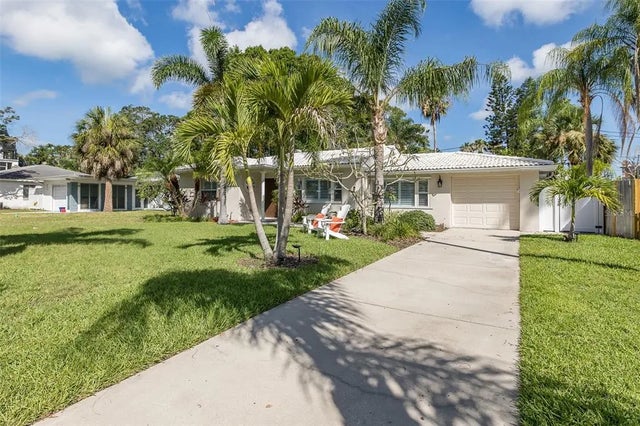 1830 Santa Barbara Drive, DUNEDIN