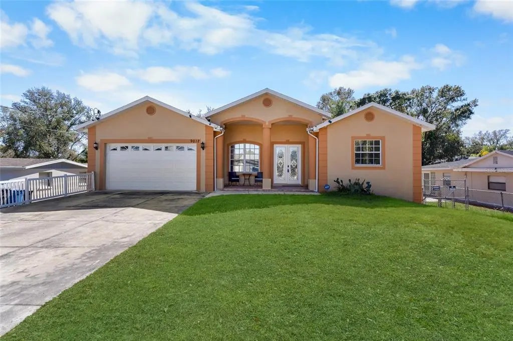9012 W Flora Street, TAMPA