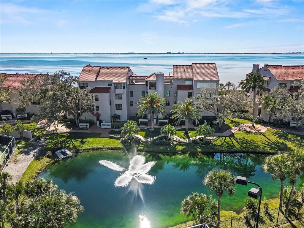 4565 Bay Club Drive 27, BRADENTON
