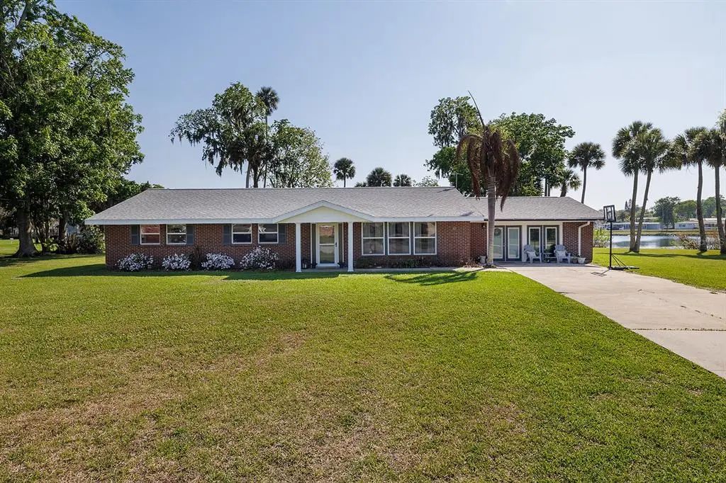 957 Pineapple Road, SOUTH DAYTONA