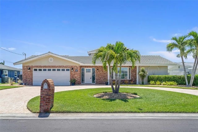 5433 Oakhurst Drive, SEMINOLE