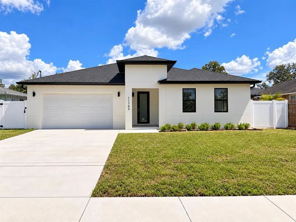 11703 Country Club Place, TAMPA