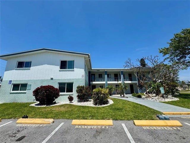 11225 1st Street E, TREASURE ISLAND