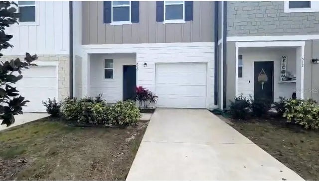 516 Madison Drive, DAVENPORT