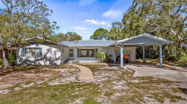 16317 Andrews Circle, CEDAR KEY
