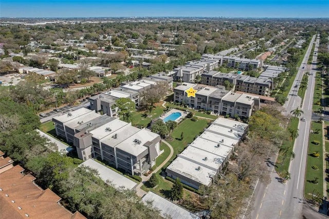 8703 Bardmoor Boulevard 305, SEMINOLE