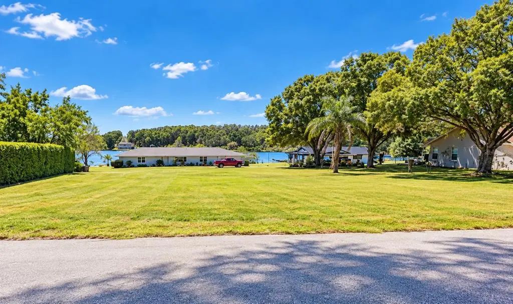 Point Nellie Drive, CLERMONT
