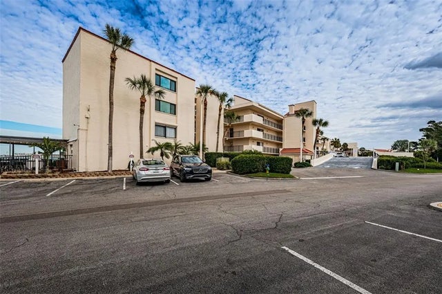 5633 Puerta Del Sol Boulevard S 103, ST PETERSBURG