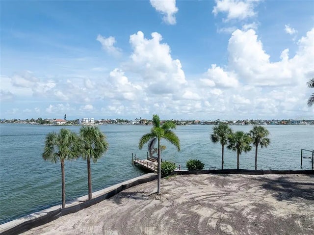 1 Paradise Lane, TREASURE ISLAND
