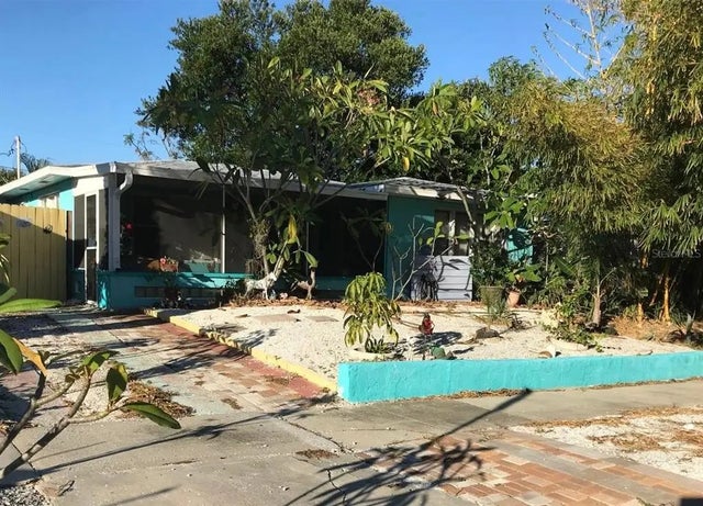 1024 Apache Trail, CLEARWATER