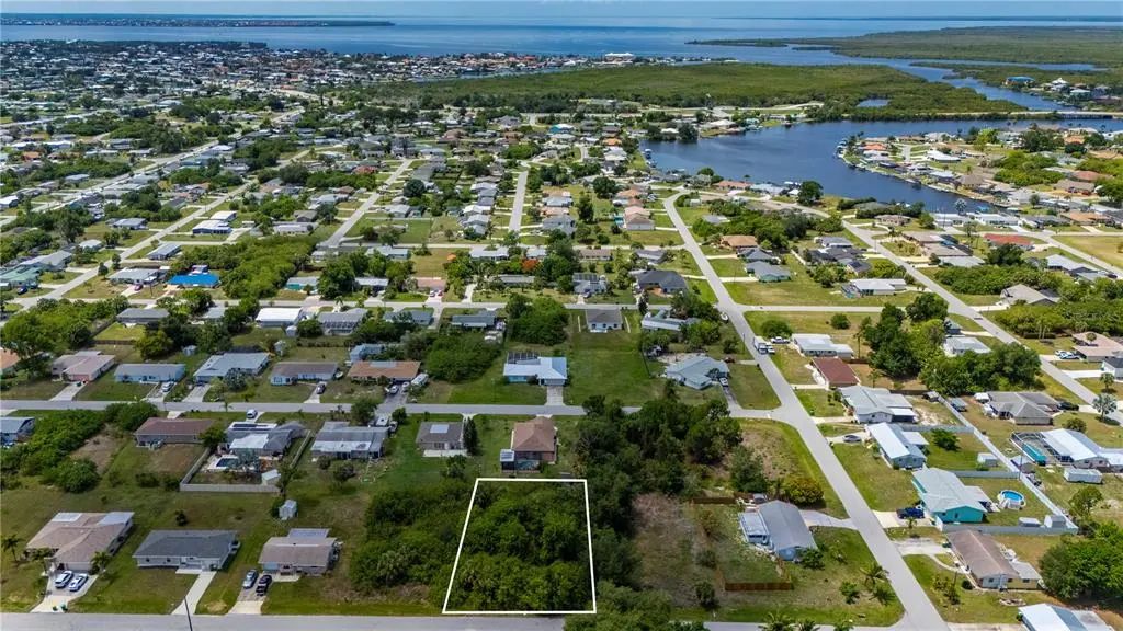 209 Forrest Avenue Nw, PORT CHARLOTTE