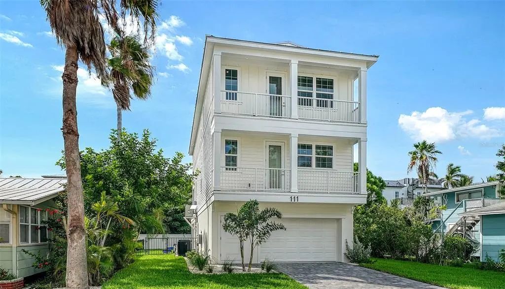 111 4th Street S, BRADENTON BEACH