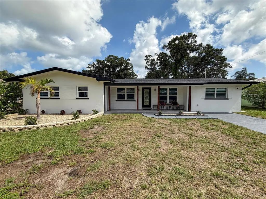 1446 Admiral Woodson Lane, CLEARWATER