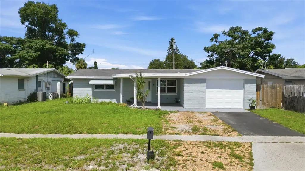 2051 Peggy Drive, HOLIDAY
