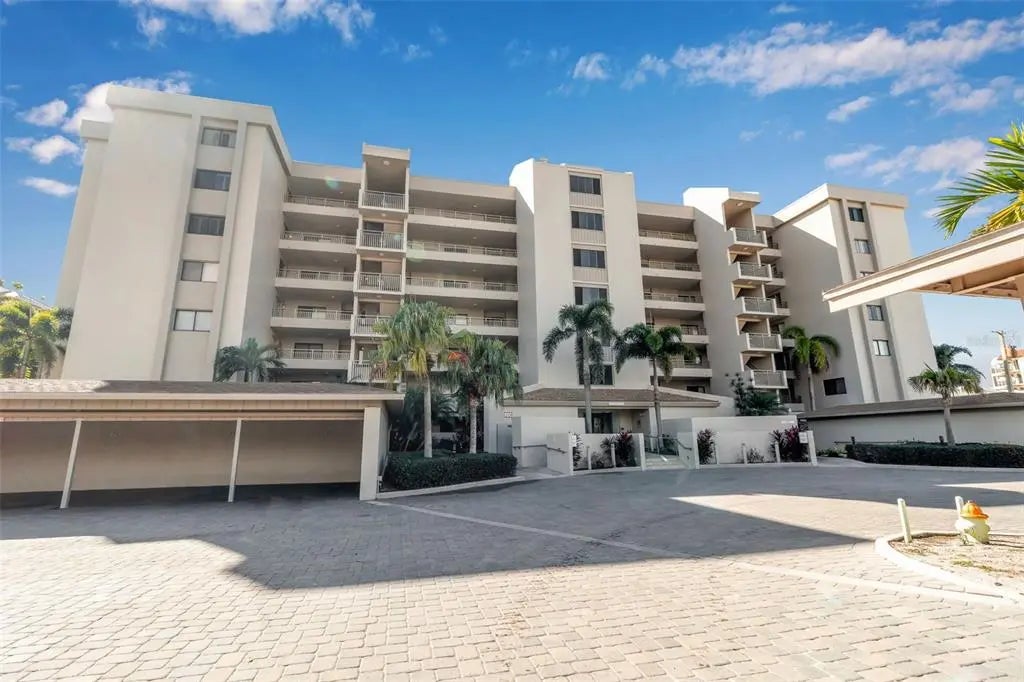 6342 Midnight Pass Road 423