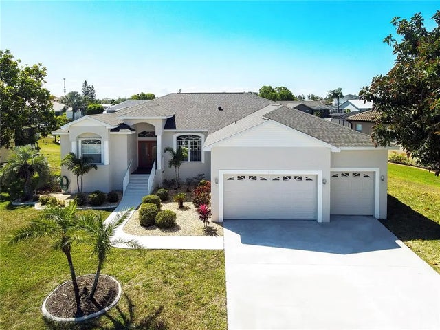 802 Eagle Lane, APOLLO BEACH