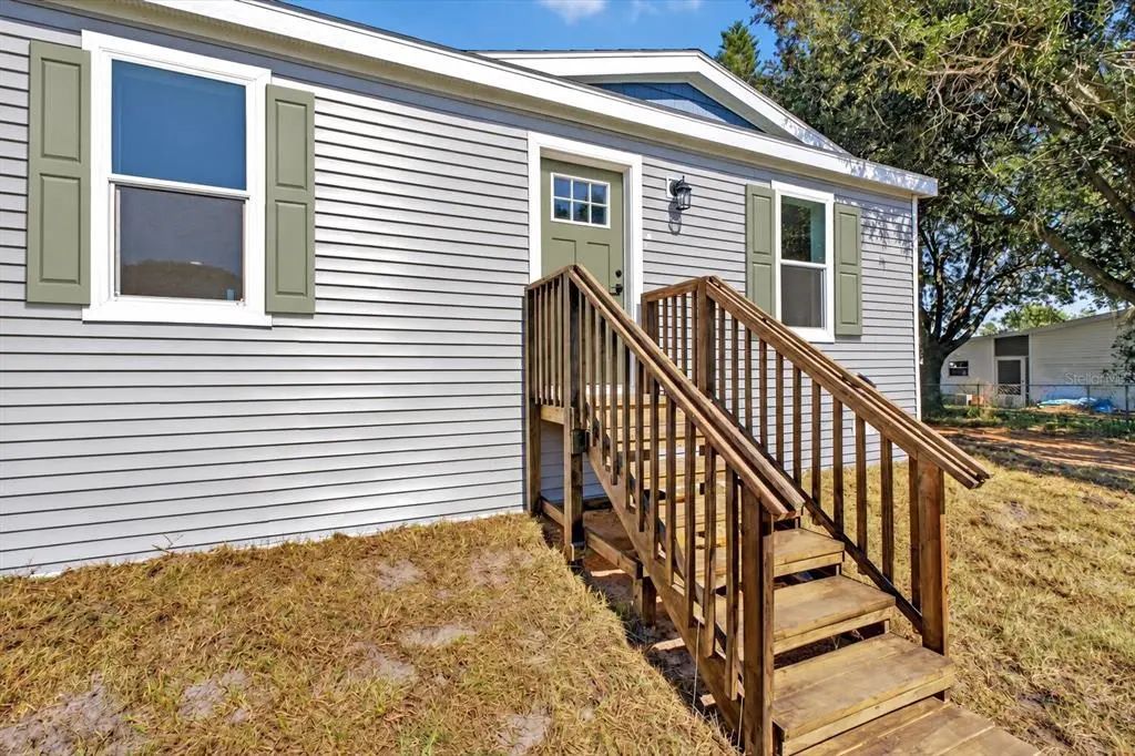 2207 Hialeah Avenue, LEESBURG