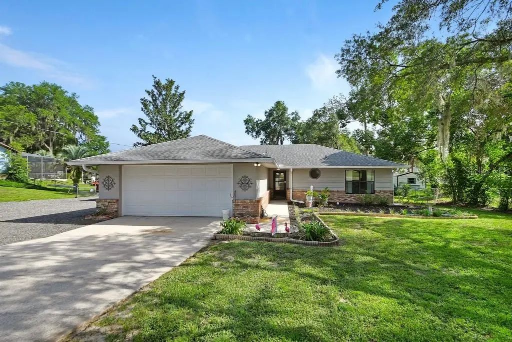 235 W Retta Street, DE LEON SPRINGS