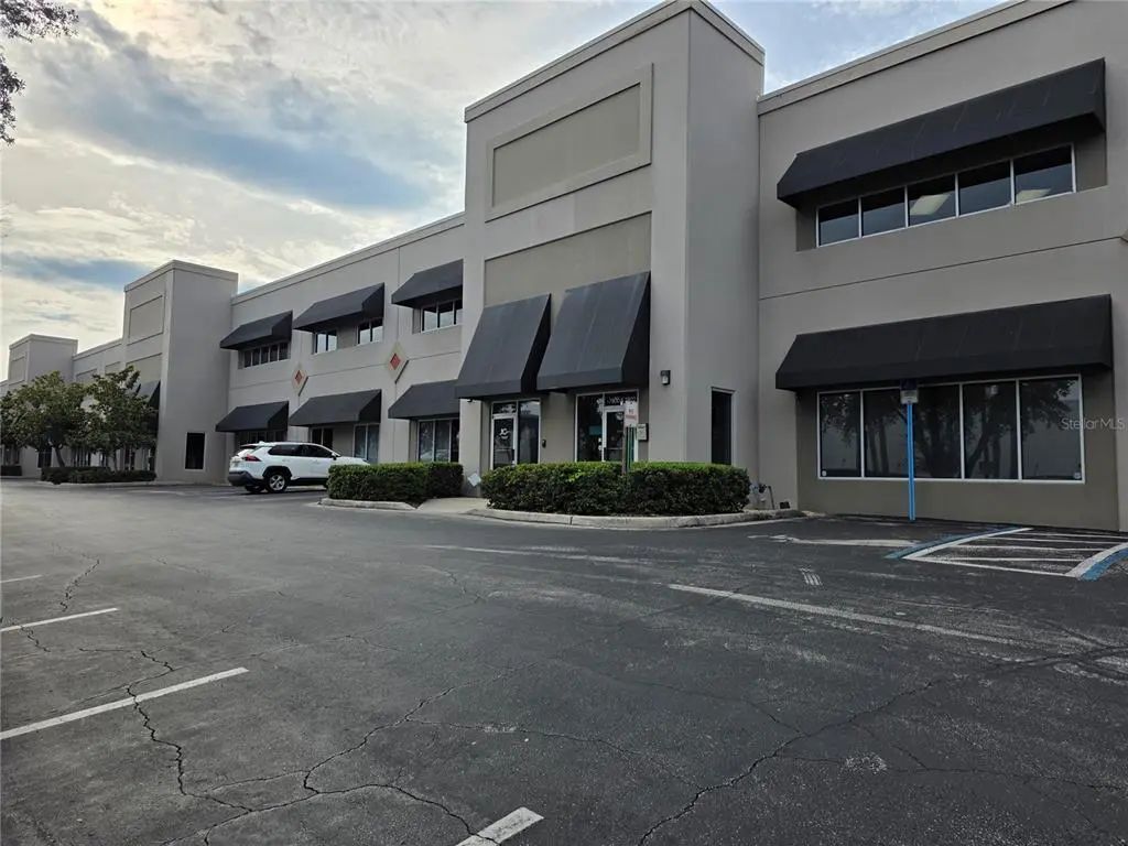 7802 Kingspointe Parkway 202, ORLANDO