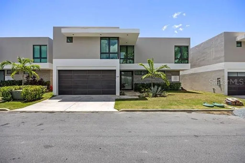 Everglade Riviera Parkview 49, BAYAMON