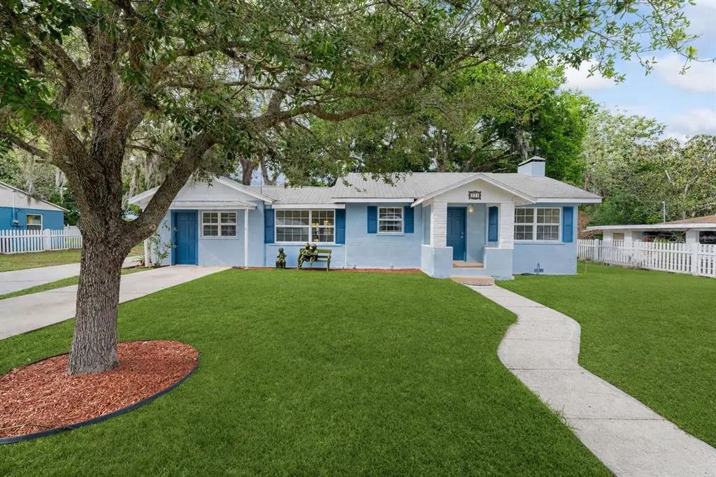 111 E Charlotte Avenue, EUSTIS