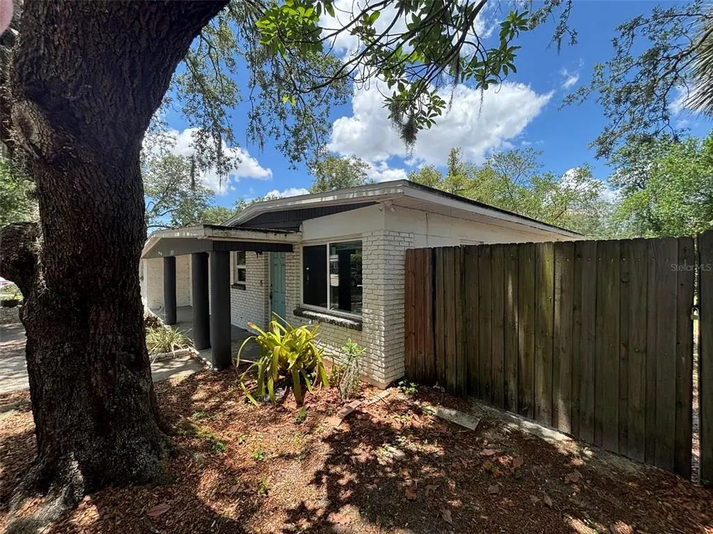 2908 E Howell Street, TAMPA
