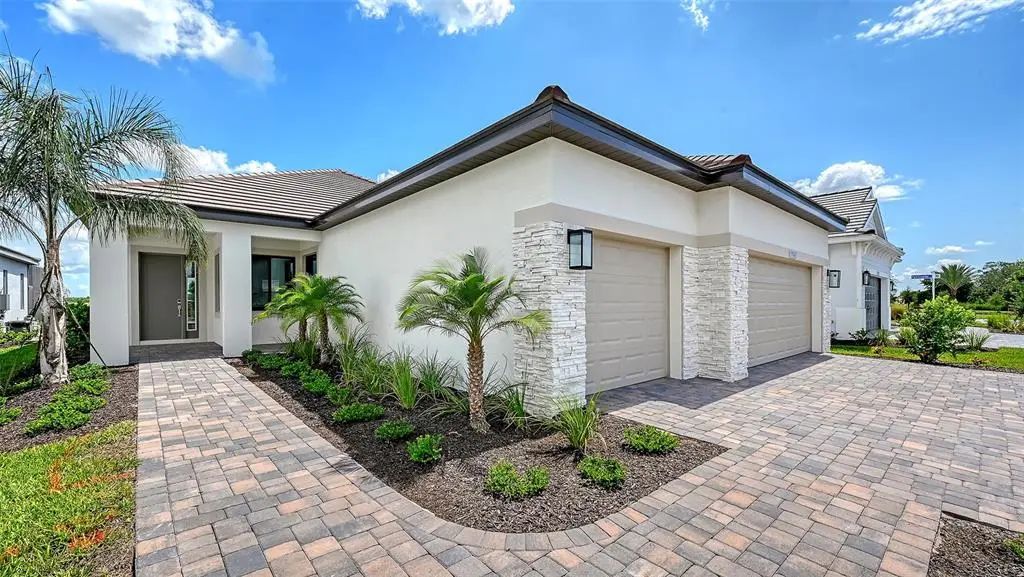 17645 Meandering Palms Crossing, BRADENTON