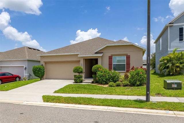 371 Pinecrest Loop, DAVENPORT