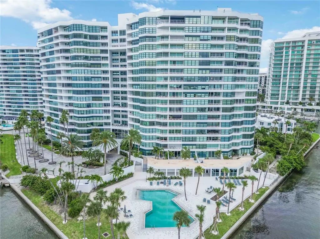 888 Blvd Of The Arts 1701