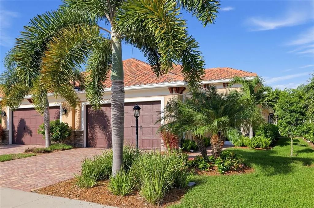 125 Colebrook Court, VENICE